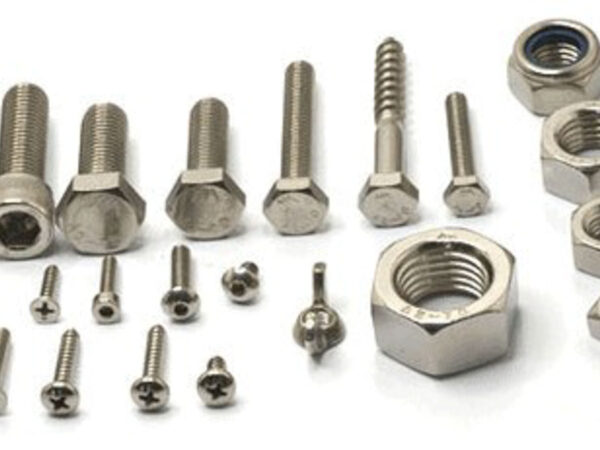 น๊อตและสกรู